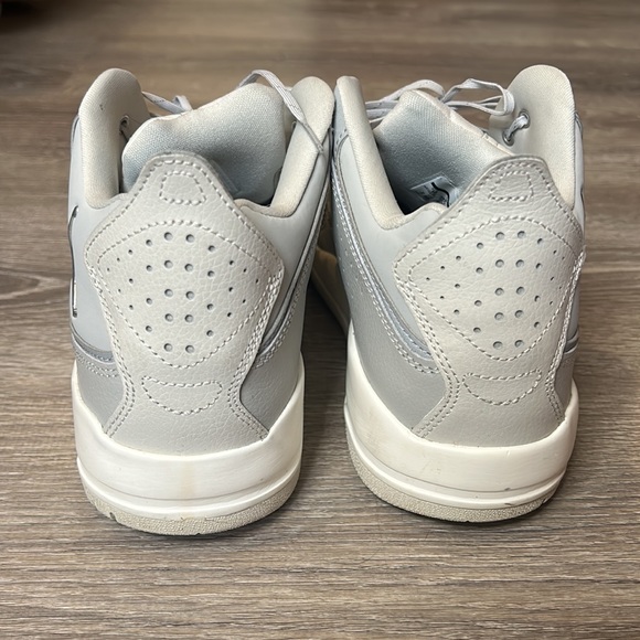 EUC Jordan Courtside shoes (men’s 10) - Picture 5 of 11